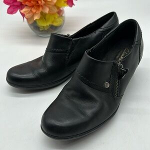 Clarks Bendables Black Leather Heeled Loafer Size 9 BHE 6886C